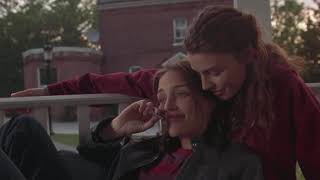 Piper Perabo and Jessica Paré smoking in Lost and Delirious video