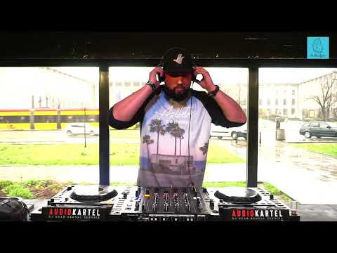 The Blue Oyster: Hornet / 14.04 / 18 - 19