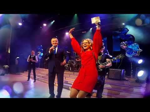 "НЕ СПЕШИТЕ СТАРЕТЬ" - СБОРНАЯ СОЮЗА (АВТОР СЛ. И МУЗ. Е.ЖУРИН, ИСП. И АРАНЖ. В.СИНИЦЫН)