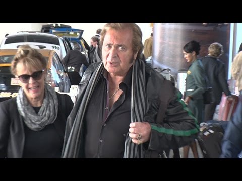 X17 EXCLUSIVE: Chart-Topper Engelbert Humperdinck Still Has His Charm