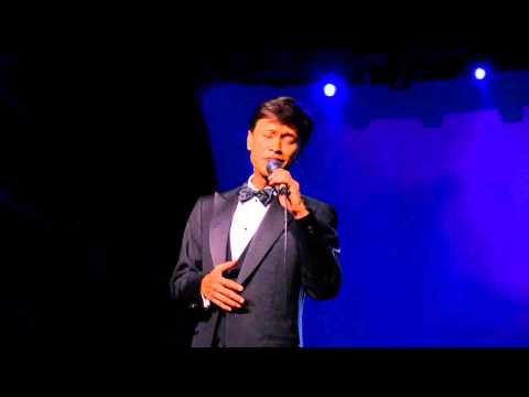 Thể hiện bởi Tuấn Ngọc