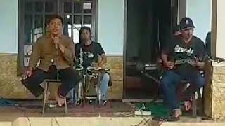 Download lagu Badriah mansyur.s voalcal Lutfi hudayah mp3 Download lagu Badriah mansyur.s voalcal Lutfi hudayah mp3