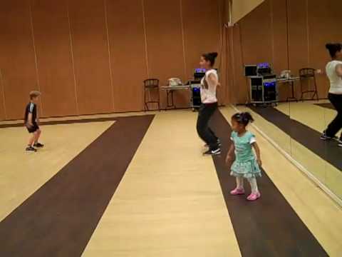 Key dancing at aishel`s class (2 years old)