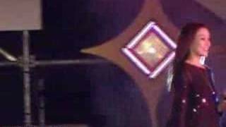 Re: [問卦] 范瑋琪現場有這麼慘？