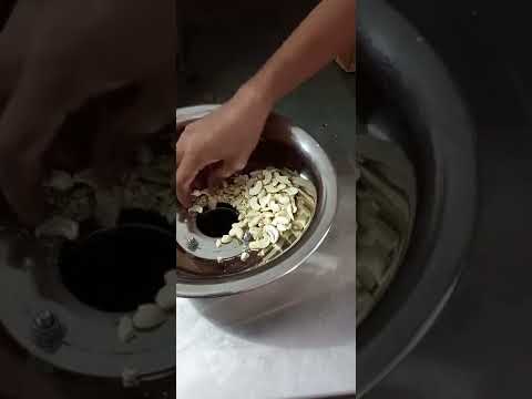 Cashew Nuts Powder Grinding Machine