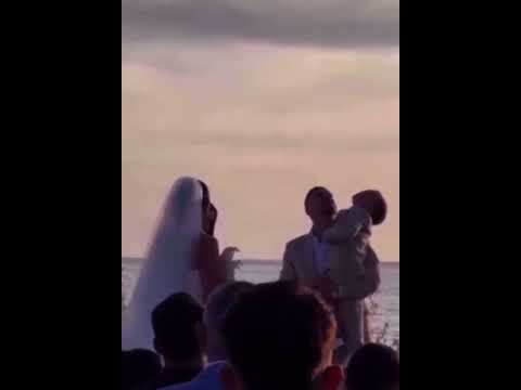 Klea Huta dhe Elgit Doda ne altar bashke me djalin e tyre Krid #lajmifundit #viral #elgitdoda