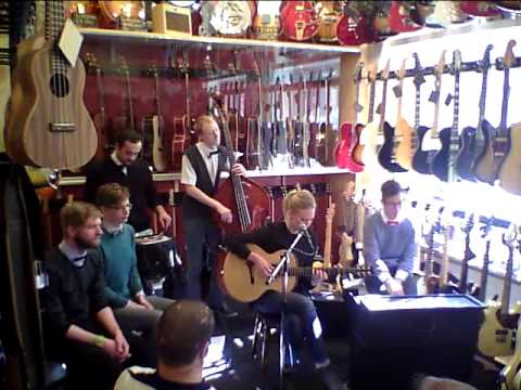 Musik i Butik - Lovisa Samuelsson - No1 Guitarshop I