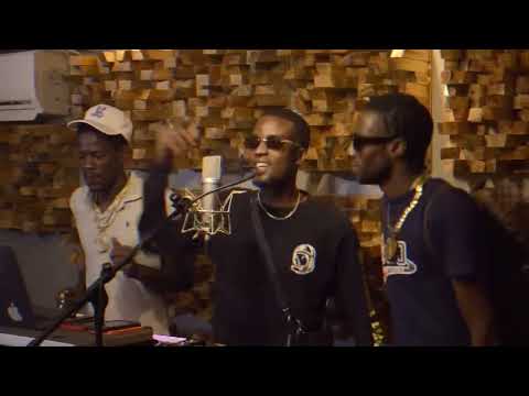 Father Philis Live on We Outside w/ Yung Bredda, Dj Hotty & Pimpin (Clip)