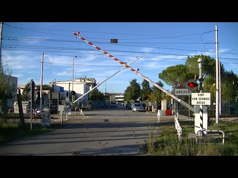 Spoorwegovergang Arezzo (I) // Railroad crossing // Passaggio a livello