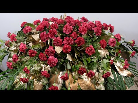 DIY double-one sided casket spray with carnations Video