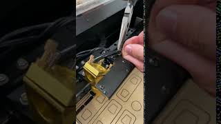 Auto Focusについているアクリルバーの外し方