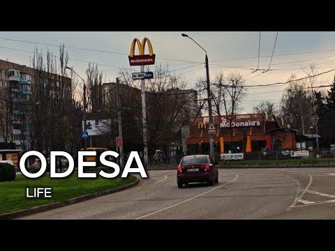 Independence Square Odessa 🇺🇦 | City Walk, Traffic, Cafes & Prices