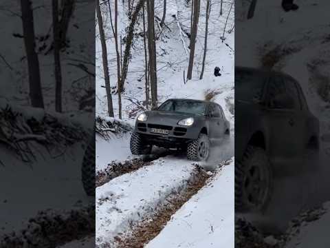 Porsche Cayenne 4.5S Off road vs Snow Hill ⛄️  #offroad #thebest4x4channel #porschecayenne