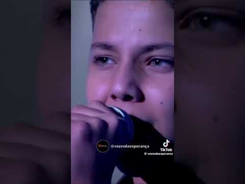 cantor mirim deixa jurado sem chão no Raúl Gil