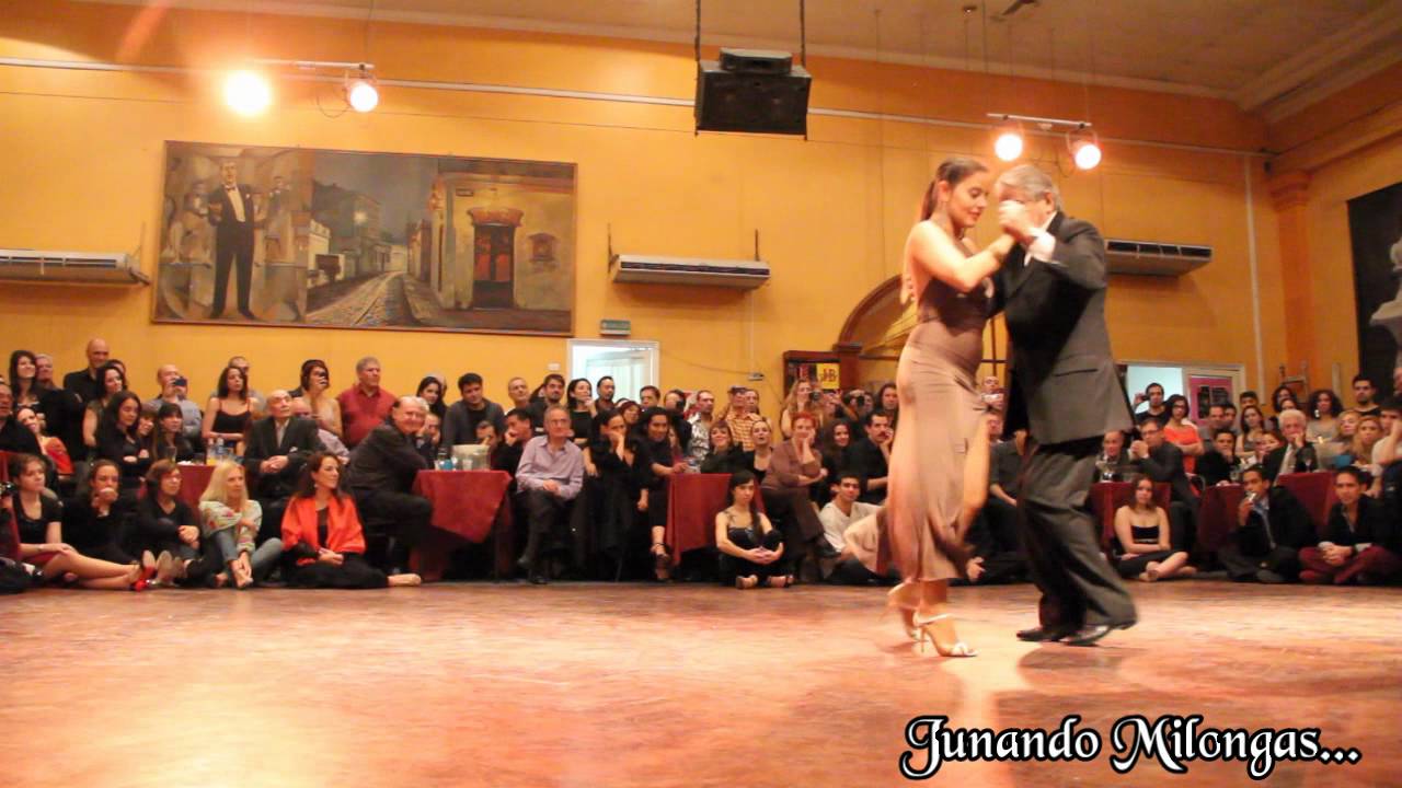 EDUARDO PAREJA Y LAURA GRANDI en el Parakultural Milonga