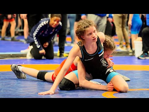 U15 K. Bjerge (NOR) vs P. Timshina (EST). Women 39kg youth wrestling.