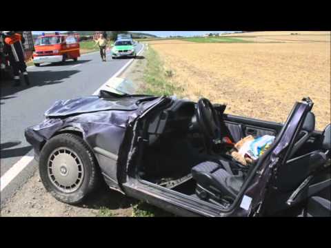 Helmstadt PKW überschlägt sich