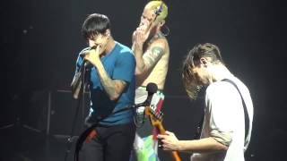 Red Hot Chili Peppers - We Turn Red Hannover 2016 Soundboard audio
