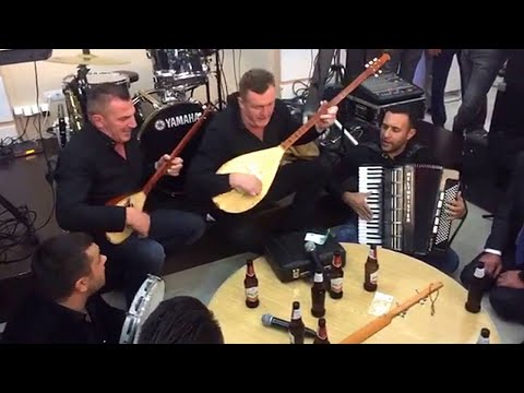 ZHUTAT -  VLL  AGAJ -  IZOTI SHPISË TU RRIT NERA