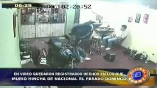 preview picture of video 'En defensa propia_ cámara de seguridad registró muerte de hincha'
