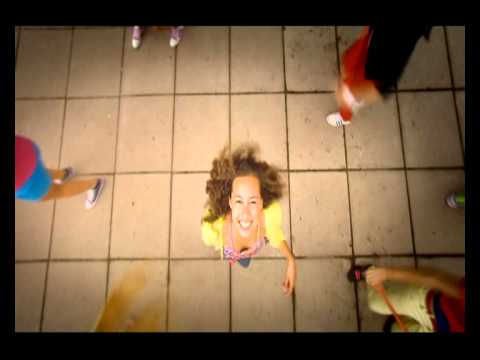 Naomi - Niemand krijgt ons klein (Junior Eurosong 2011)