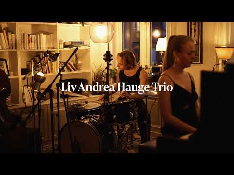 I august - Liv Andrea Hauge Trio