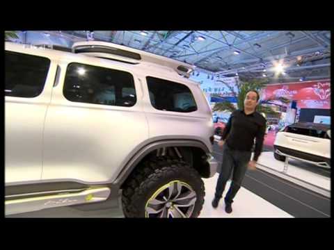 493 Energiewende Ein Merzedes Auto das mit Wasser fährt macht aus Wasser  Wasserstoff zum Fahren