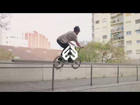 AK RIDES THE CROWN RIM