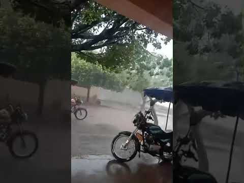 llueve con huracan en la Paz cesar costa norte Colombia