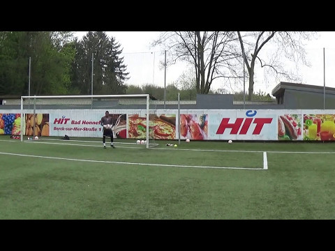 1vs1 Position - Torwart erfolgreich zur Fußabwehr hinführen