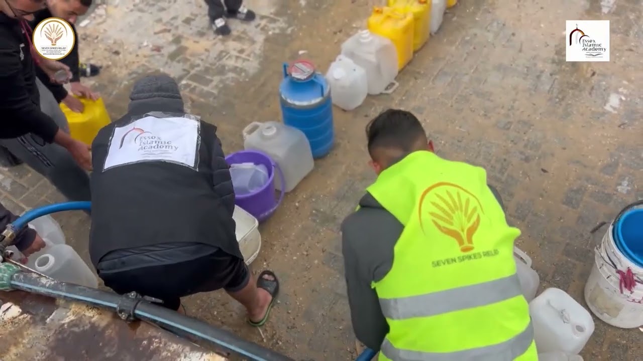 Water Tanks Distribution (231) for the Displaced families in Gaza , Thanks to  Essex Islamic Academy
