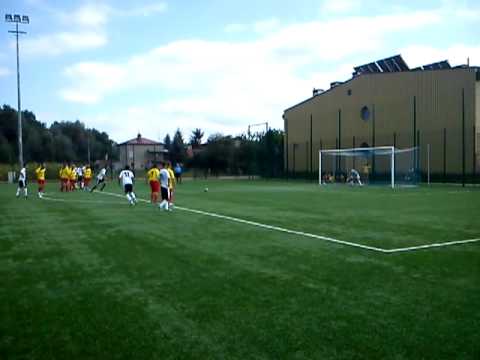 OZS Guzikówka Krosno - Sokół Domaradz (0:1 Piotr Marczak)