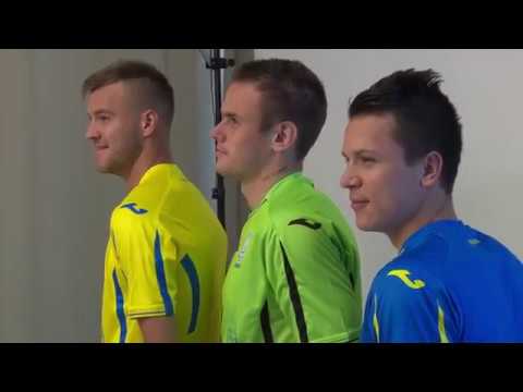 Ярмоленко, Копоплянка та Коваль під час фотосесії збірної