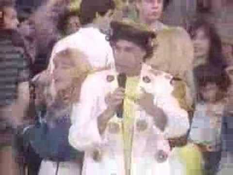 Sérgio Mallandro e Paquitas cantam O Ovo - 1991