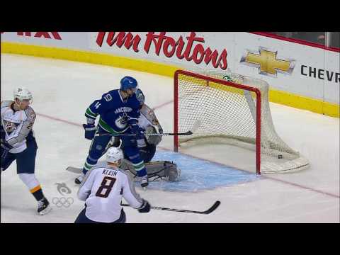 Canucks Vs Predators - Alex Burrows 2-2 Goal - 01.11.10 - HD