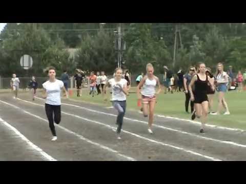 Bieg na 100m dziewcząt - klasy III