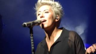 Malika Ayane - Sospesa ( Naïf Tour 2015 - Milano)