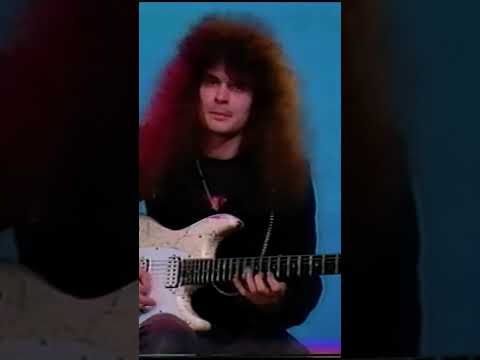 Vinnie Moore - Speed, Accuracy and Articulation #guitar #guitarsolo #vinniemoore