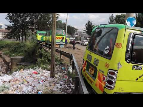 Deplorable pile of garbage dump next to Nairobi river 