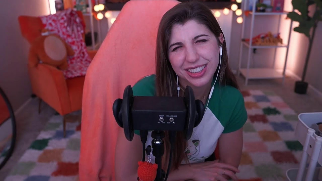 Early ASMR?? Come tingle :)