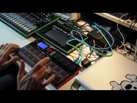 AKAI MPX16 unboxing