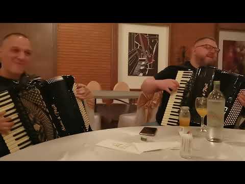 Marko Kukobat & Saško Velkov - Supărat am fost de mic / Siwa & Figli Tour Kočani 2022