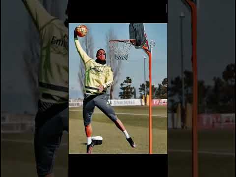 The portuguese dunk devil🏀😈 #fyp #football #basketball #realmadrid #ronaldo #cr7 #nba #speed