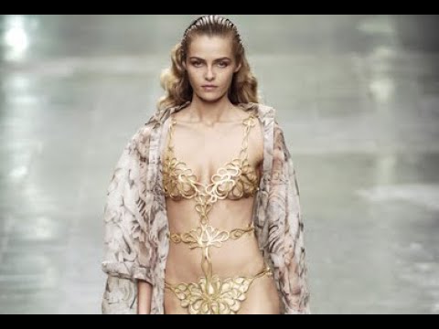 ALEXANDER MCQUEEN Spring 2006 Paris - Fashion Channel