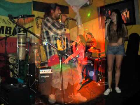 NegroBless & LaRoots - Prende el corazón