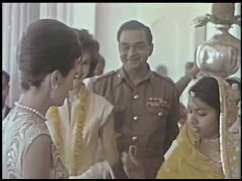 American First Lady Jackie Kennedy & sister Lee Radziwill visit India