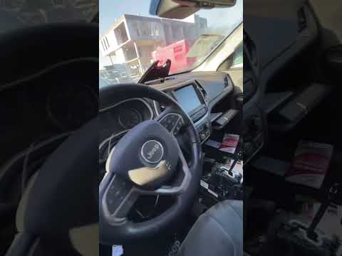 Автомобиль JEEP CHEROKEE 2015 | GrandCar Автомобиль JEEP CHEROKEE 2015 | GrandCar