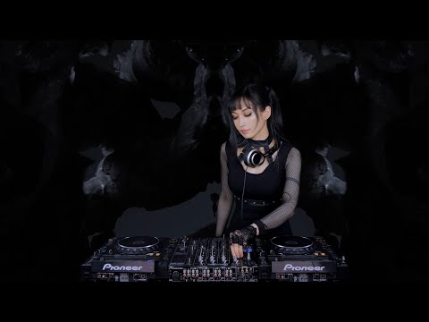 Marie Vaunt Techno Livestream - April 20, 2021
