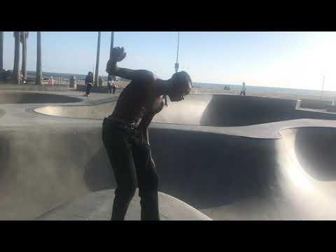 Nice skate boarding skills @VeniceBeach