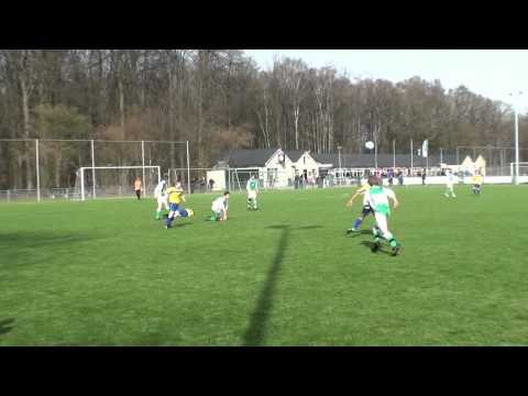 Warnsveldse Boys D1  Gazelle Nieuwland D1 12-03-2011.mp4